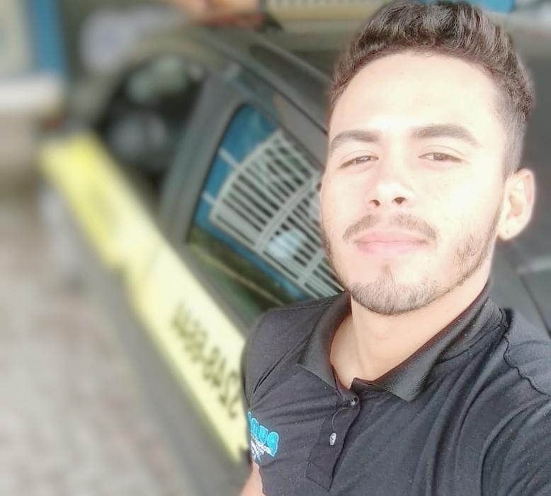 Jovem dedicado