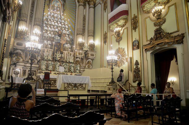 Igrejas do Rio retomam missa com a presença de fiéis