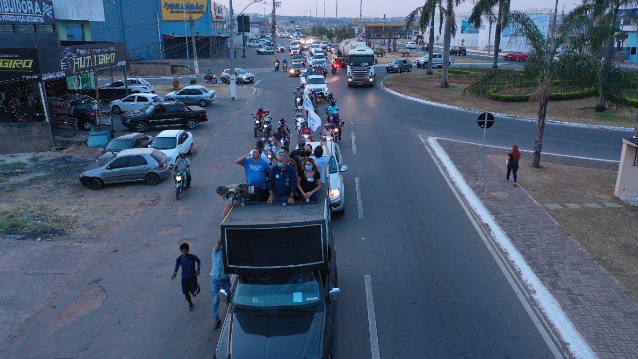 Carreata com mil carros marca lançamento oficial da campanha de Divino Lemes em Senador Canedo