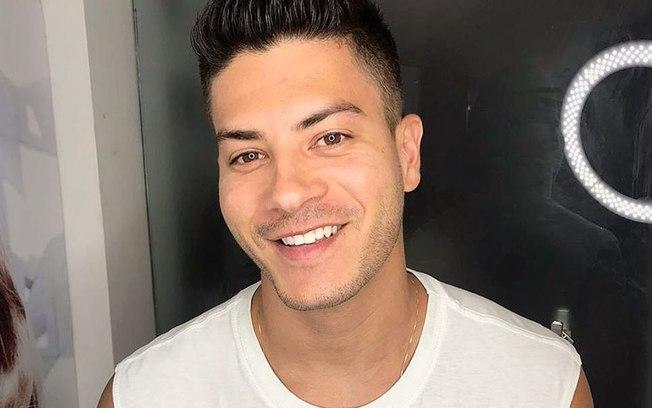 Após bronca por desobediência, Arthur Aguiar é demitido da Record