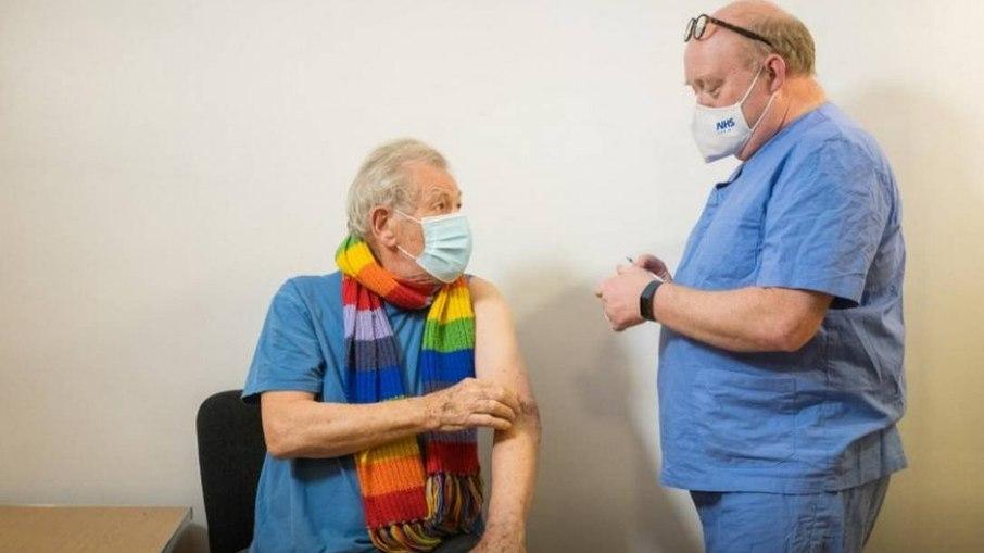 Confira a lista dos artistas que já tomaram a vacina contra a Covid-19