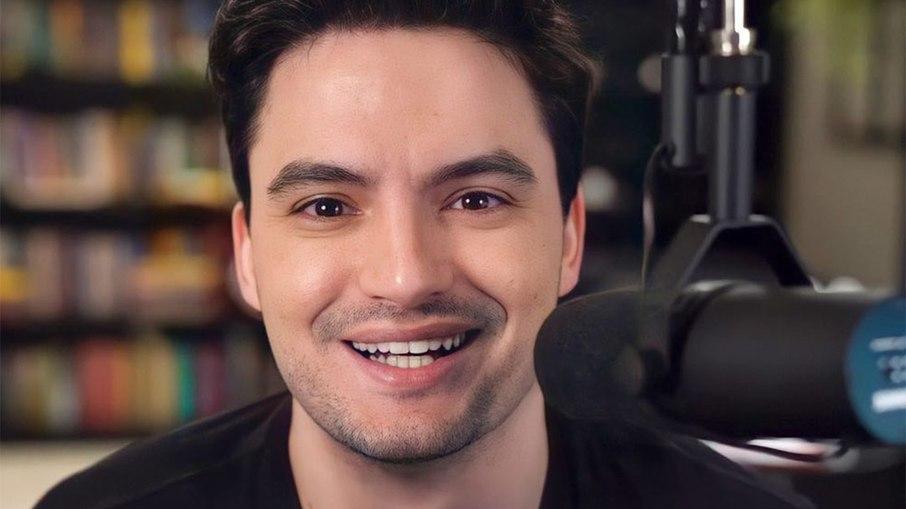 Felipe Neto diz que avó faz tratamento com canabidiol: 