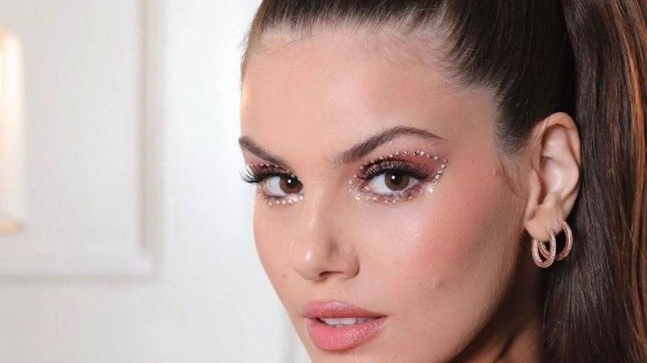 Globo pune Camila Queiroz por 'traição'