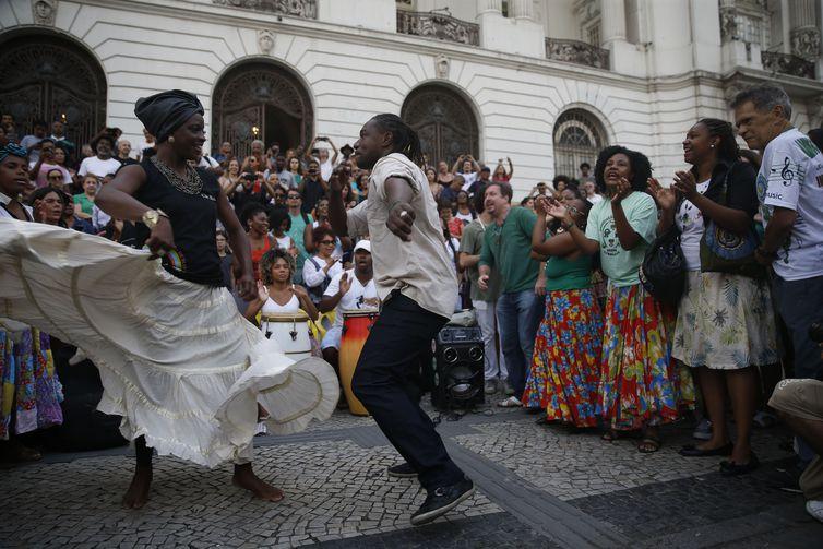 Roda de jongo virtual do RJ convida griô do Senegal