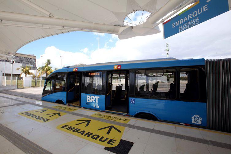 BRT do Rio de Janeiro paralisa serviços nesta segunda