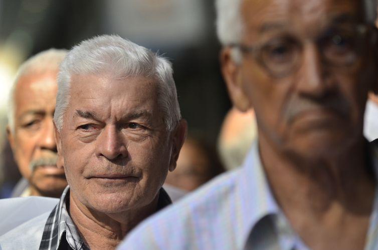 Cartilha alerta idosos sobre uso consciente de aposentadorias