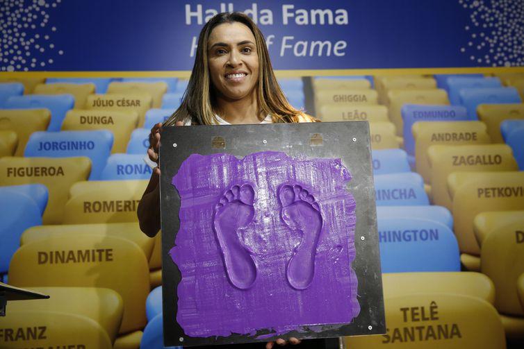 Hoje é Dia: jogadora Marta e Amado Batista são destaques da semana