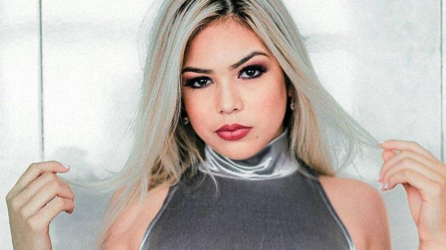 MC Melody sobre Anitta gerenciar sua carreira: 