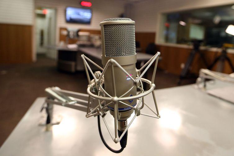 Ministério estabelece critérios para 66 rádios migrarem de AM para FM