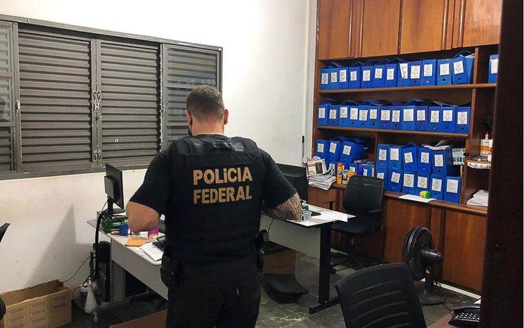 PF faz operação para desarticular esquema de fraudes no INSS