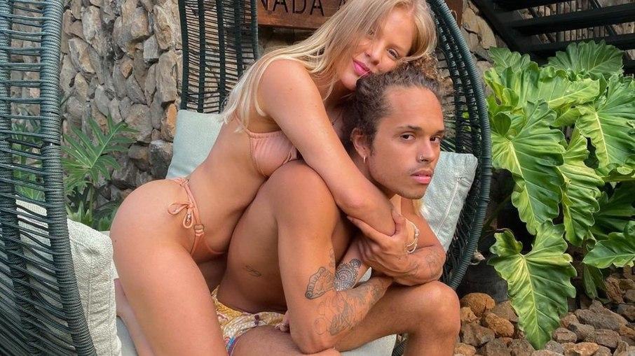 Vitão desabafa sobre críticas ao namoro com Luísa Sonza e carreira musical