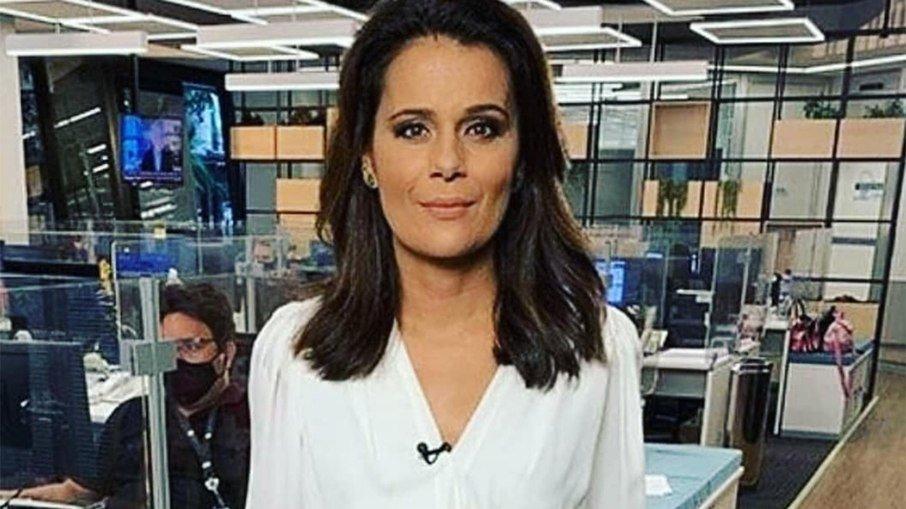 Adriana Araújo deixa a Record após criticar Bolsonaro e a emissora
