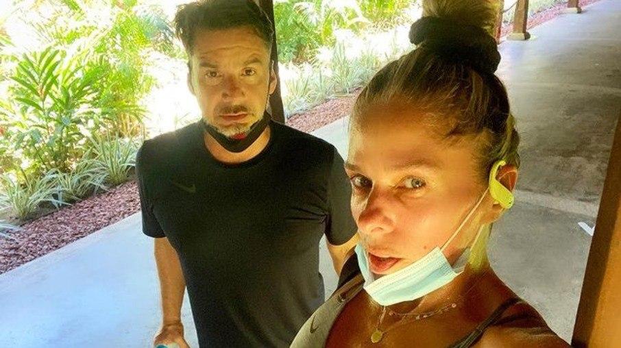 Adriane Galisteu é criticada por festão dos 50 anos do marido