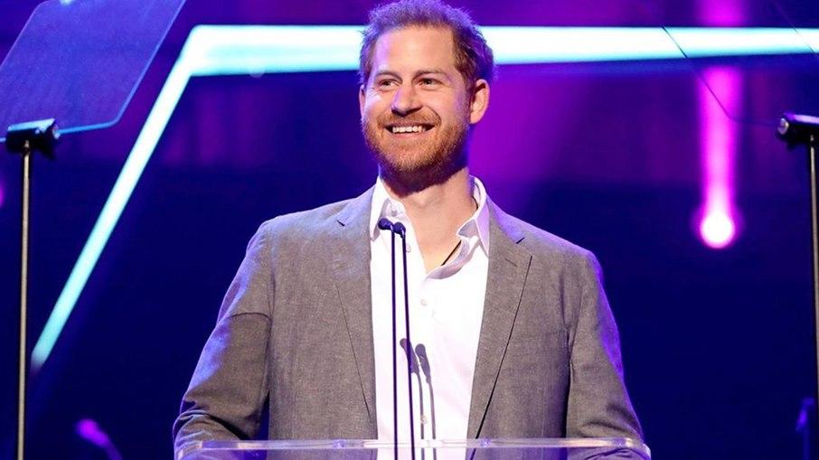 Após se afastar da família real, Príncipe Harry vai trabalhar em uma startup