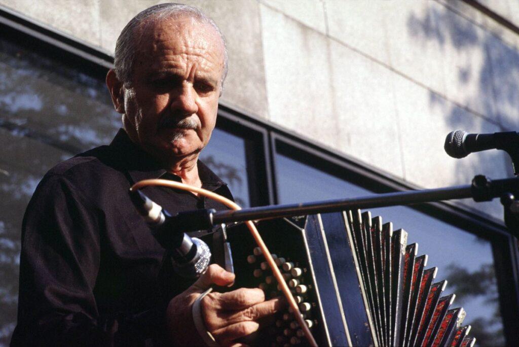 Astor Piazzolla: 100 anos do bandeonista que revolucionou o tango
