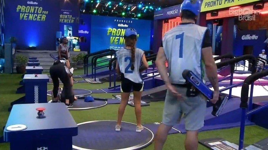 BBB 21: Carla passa mal, Arthur ignora e web se revolta
