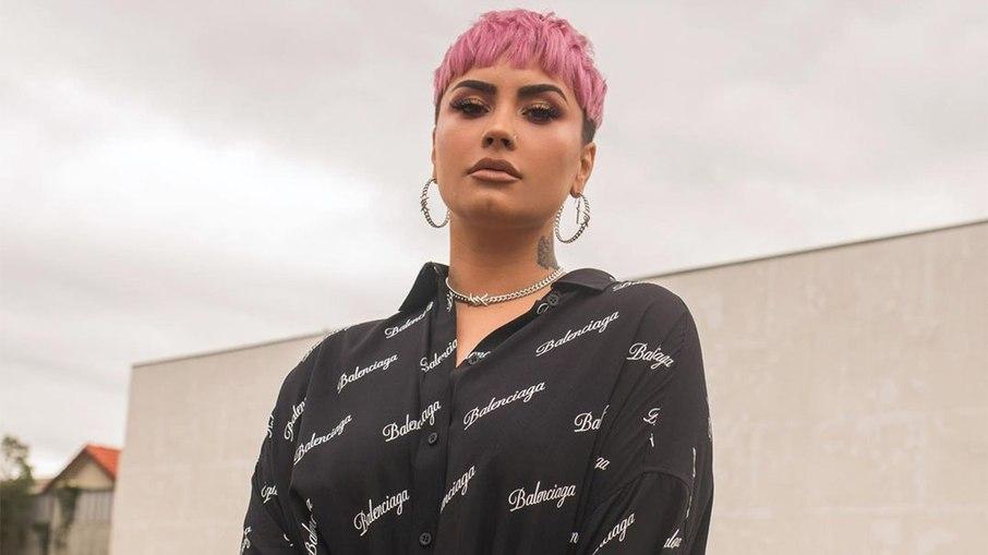 Demi Lovato foi abusada sexualmente por traficante na noite em que teve overdose