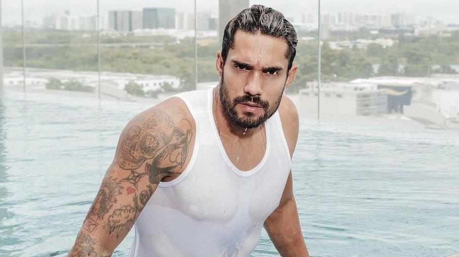 Ex-BBB Bill Araujo diz sonhar ser ator: 