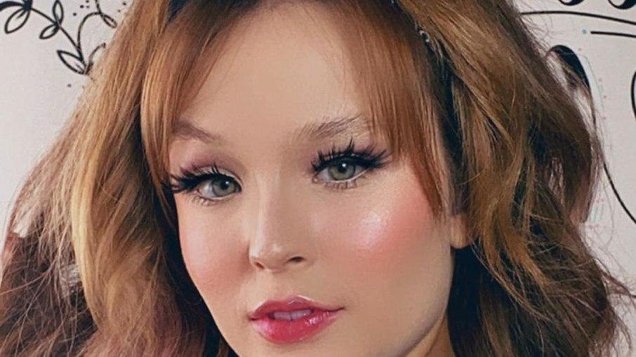 Larissa Manoela posta montagem de fotos e fãs elogiam: 