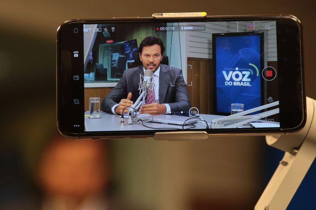 Leilão do 5G brasileiro acontecerá até julho, afirma Fábio Faria