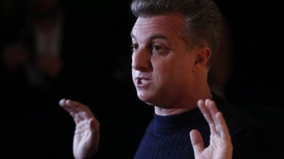 Luciano Huck é pressionado pela Globo para substituir Faustão