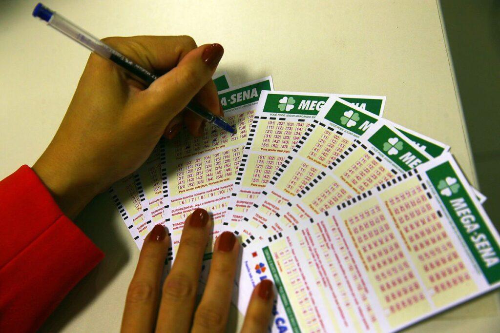 Mega-Sena acumula e prêmio deve chegar a R$ 40 milhões