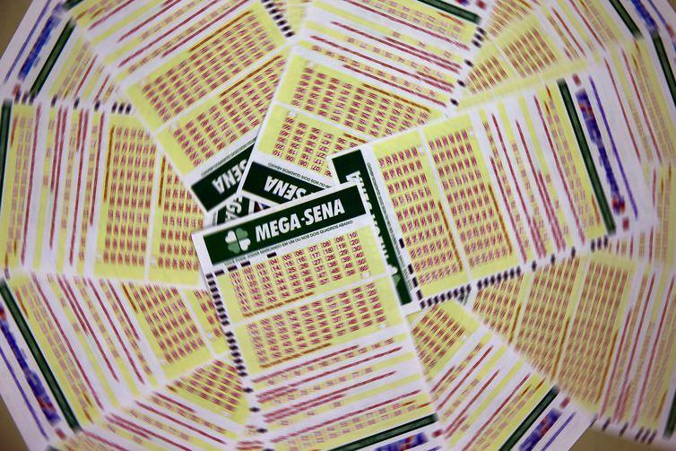 Mega-Sena acumula, e próximo prêmio pode chegar a R$ 27 milhões