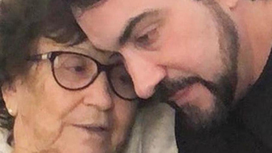 Padre Fábio de Melo lamenta intubação da mãe por Covid-19: 