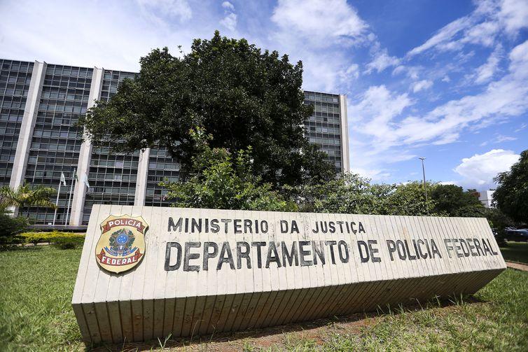 PF desarticula grupo especializado em tráfico internacional de drogas