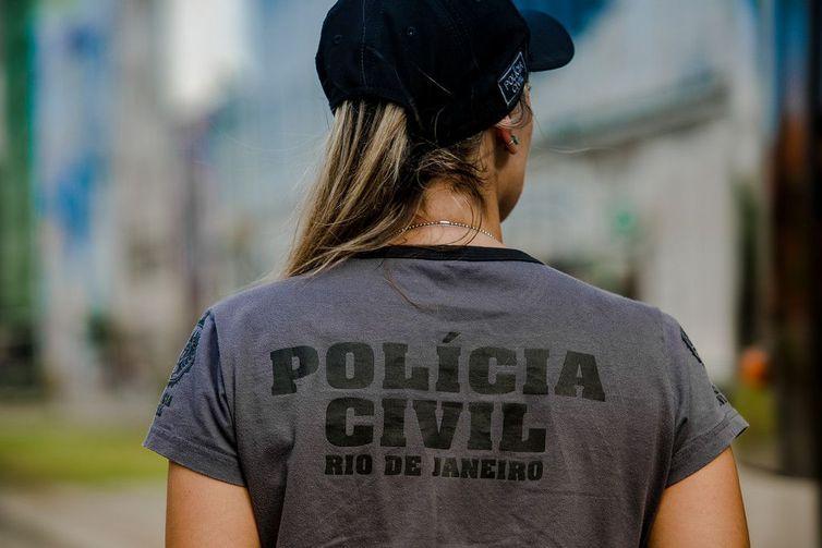 Polícia faz operação contra fraudes em presídios do estado do Rio