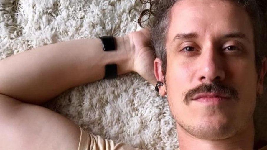 Theo Cochrane volta a desmentir boatos de que ficou com Gianecchini