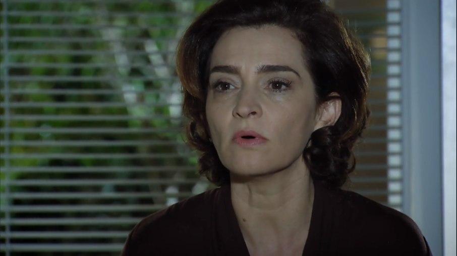 Vitória exige parte do patrocínio de Ana, em 