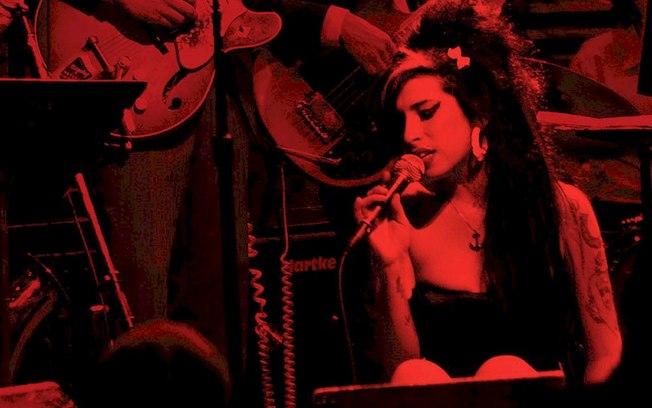 Amy Winehouse: gravadora disponibiliza três canções ao vivo