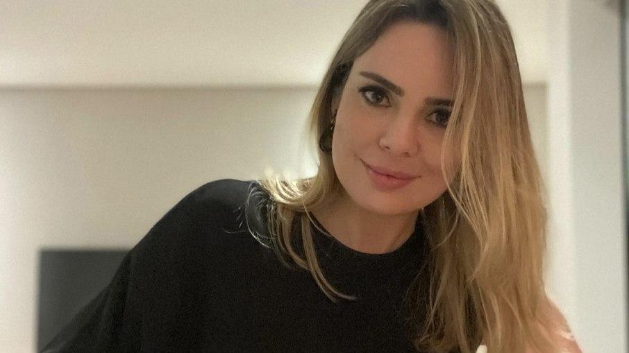 Com bochechas mais finas, Rachel Sheherazade nega bichectomia: 