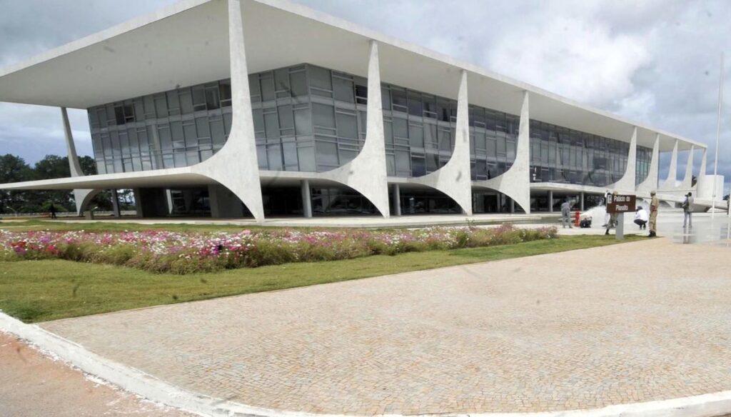 Decreto simplifica recebimento de doações pela administração pública