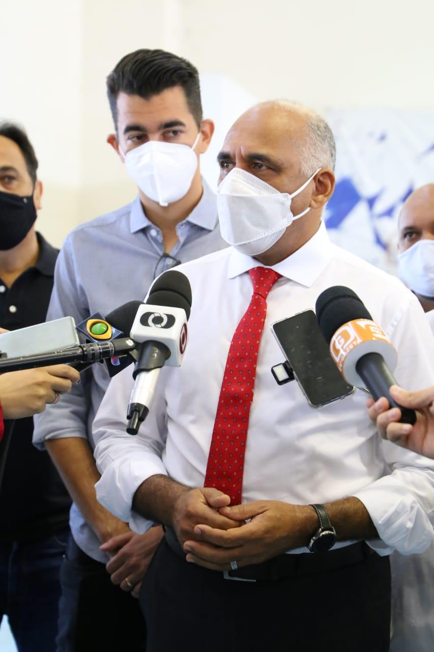 “Em breve vamos estar com nossa cidade completamente asfaltada”, garante Rogério Cruz