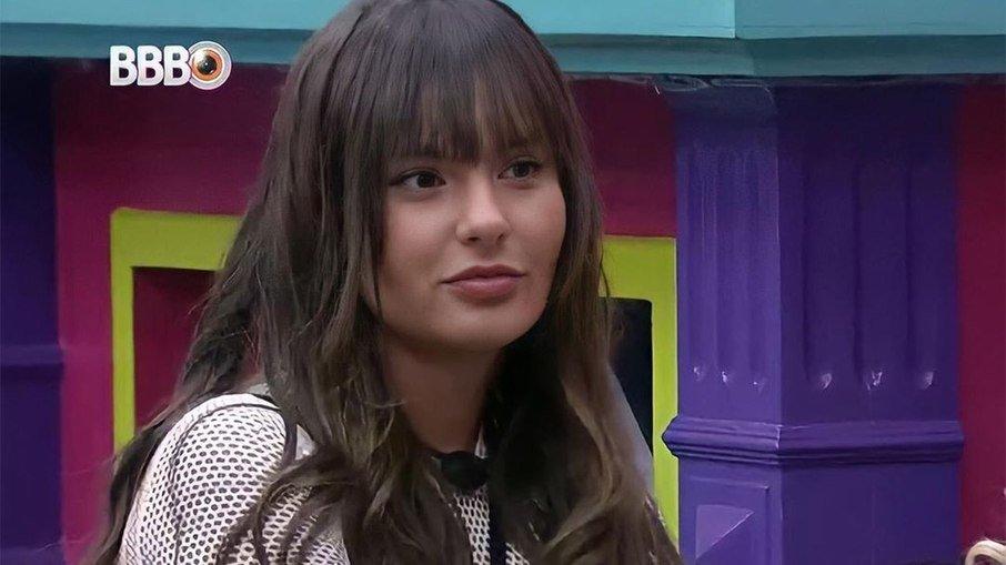 Equipe de Thaís lamenta ataques: 