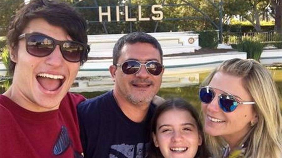 Família de Tom Veiga, o Louro José, quer anular testamento do ator