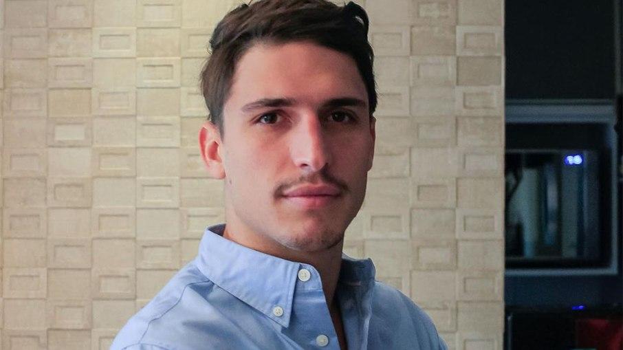 Felipe Prior e Leo Picon se unem para chamar atenção de Manu Gavassi