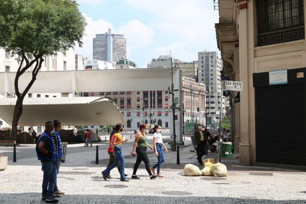 Fiscalização encerra festa e interdita spa e bar em São Paulo