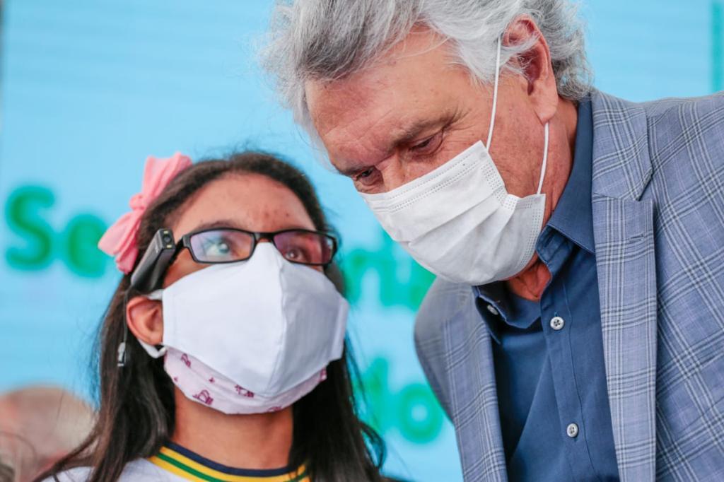 Governo de Goiás lança Cartão Alimentação de R$ 30 para cada um dos 530 mil estudantes da rede estadual