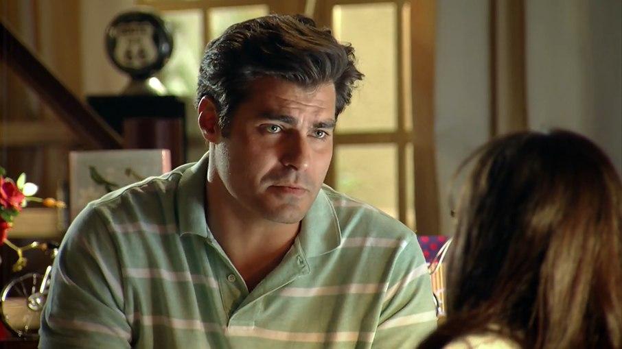 Lúcio conta para Manu que Ana está se recuperando, em 