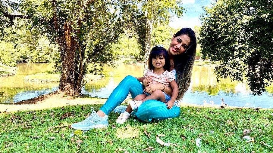 Mayra Cardi conta que construiu um parque de diversão para filha