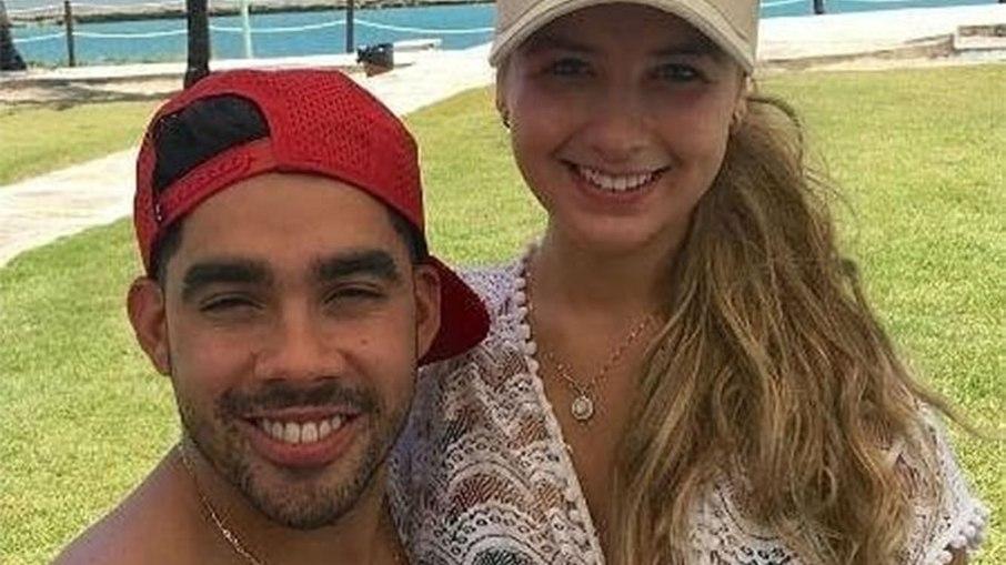 Namorada de Gabriel Diniz está namorando colega do cantor