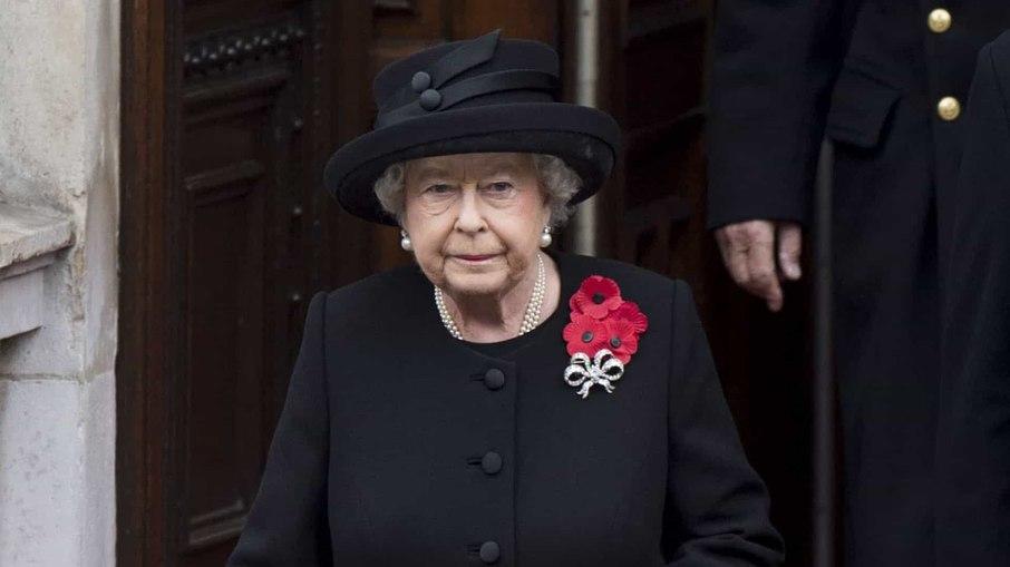 Rainha Elizabeth II completa 95 anos em momento conturbado