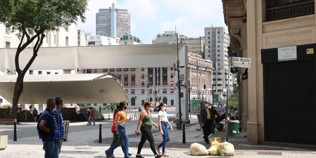 São Paulo autoriza uso de estacionamentos por bares e restaurantes