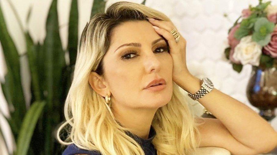 Antonia Fontenelle exalta Bolsonaro em comparação com Lula