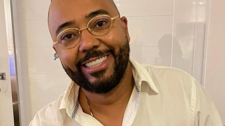 Após show no Copacabana, Dudu Nobre segue para 'feijoada' e roda de samba