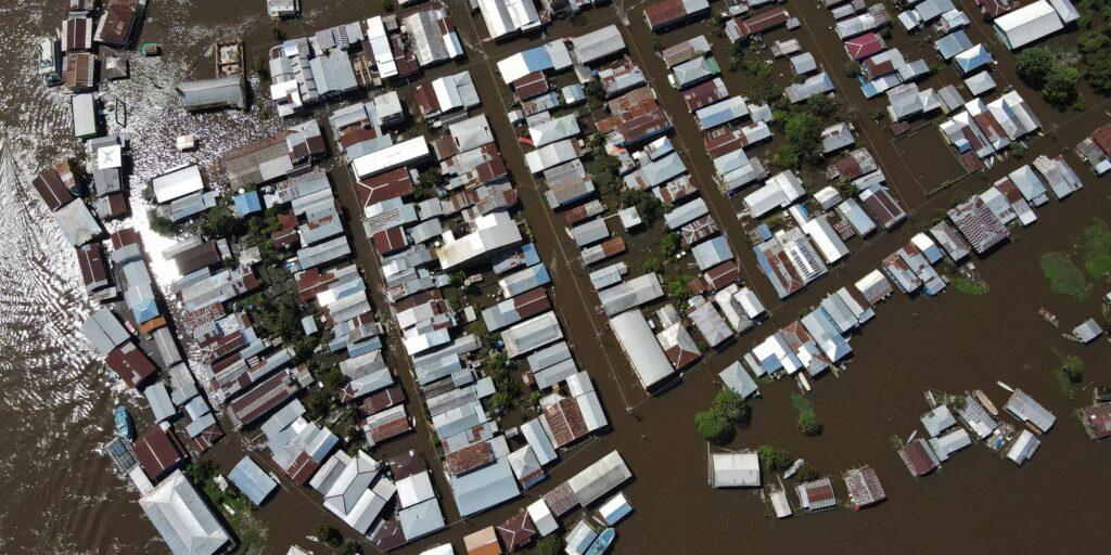Cheia dos rios no Amazonas afeta mais de 450 mil pessoas no estado