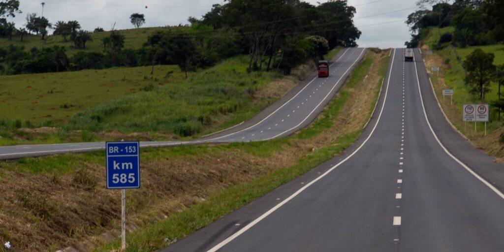 Governo lança programa de cobertura FM em rodovias federais